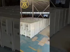 Armário ao ar livre à espera de embalagem